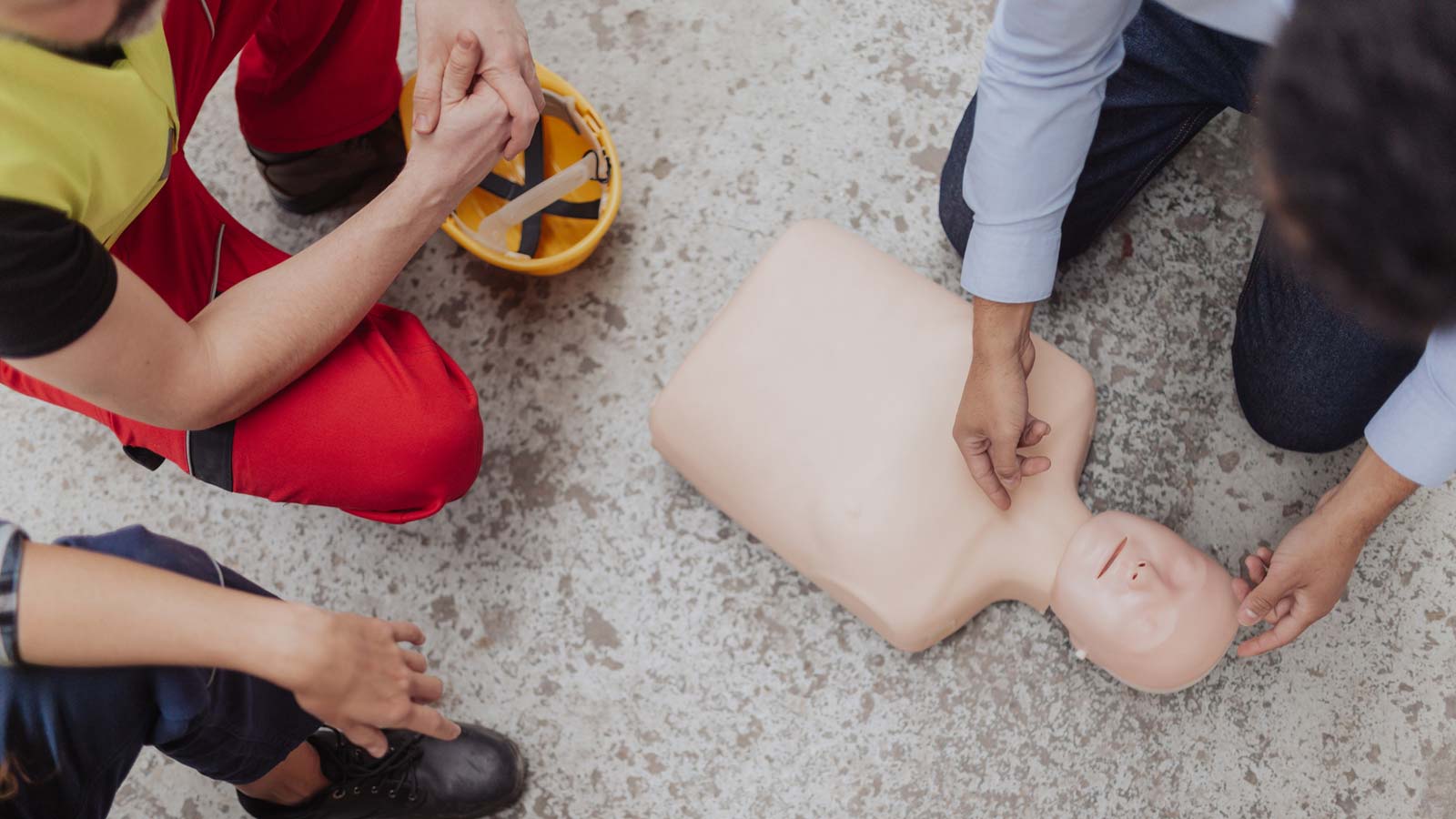 HSE 2 day Emergency First Aid at Work Refresher Course Scotland